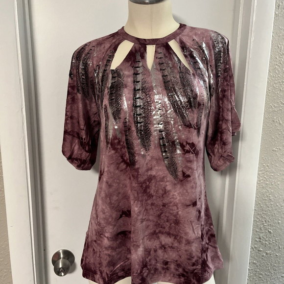 Nwt Small Pink Tie Dye Blouse By Liberty Wear feathers cutout detail in front - Picture 1 of 11